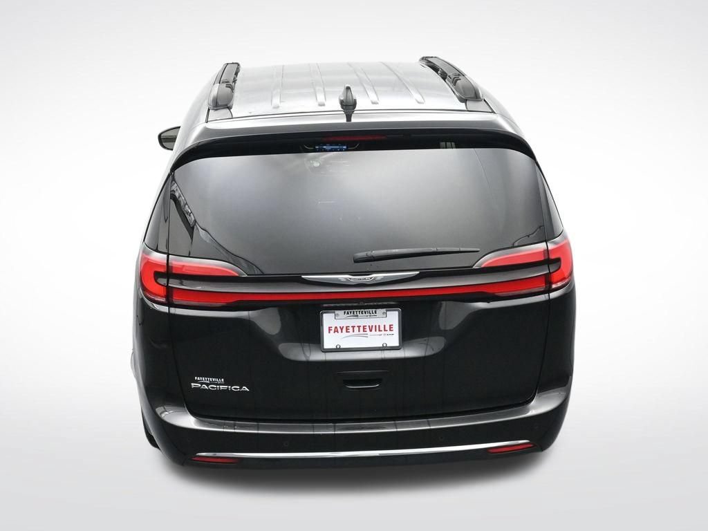 Used 2022 Chrysler Pacifica Touring-L FWD image 27