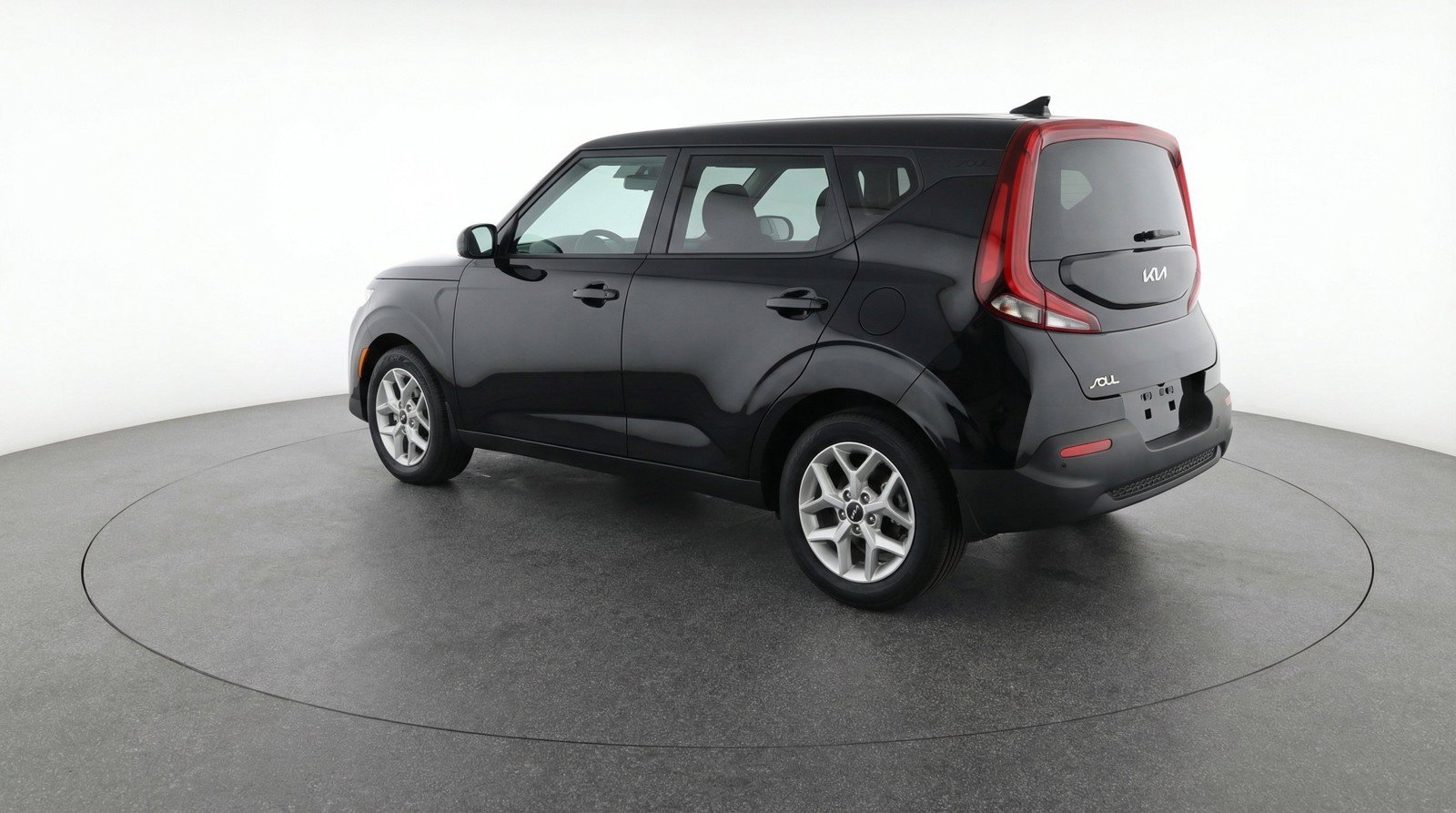 Used 2025 Kia Soul LX w/ LX Technology Package FWD image 6