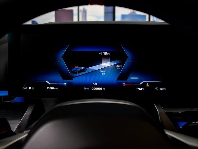 Used 2025 BMW i5 M60 w/ Premium Package image 17