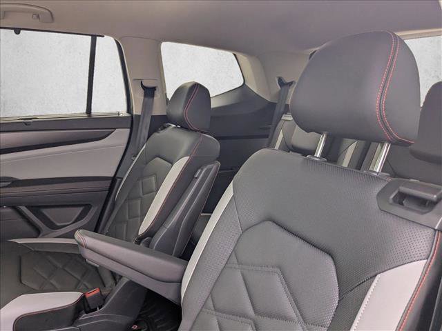 Used 2026 Volkswagen Atlas Peak Edition AWD/4WD image 16
