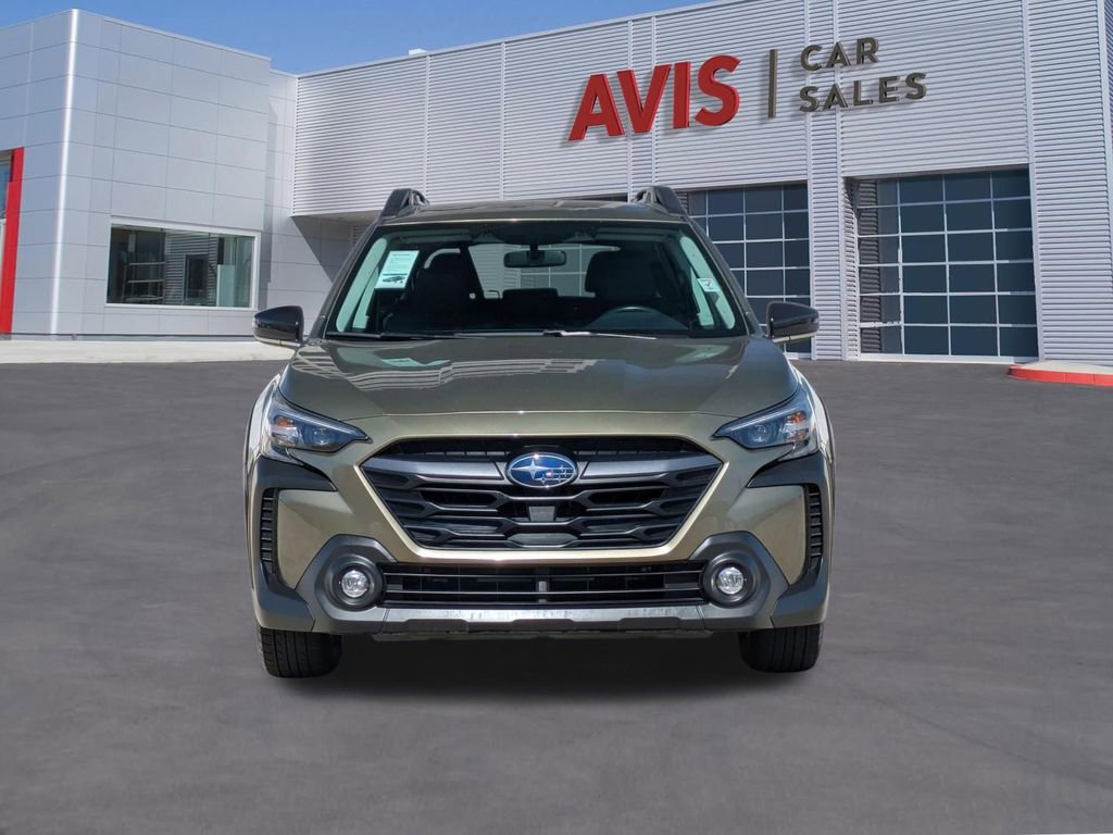 Used 2025 Subaru Outback Premium image 2