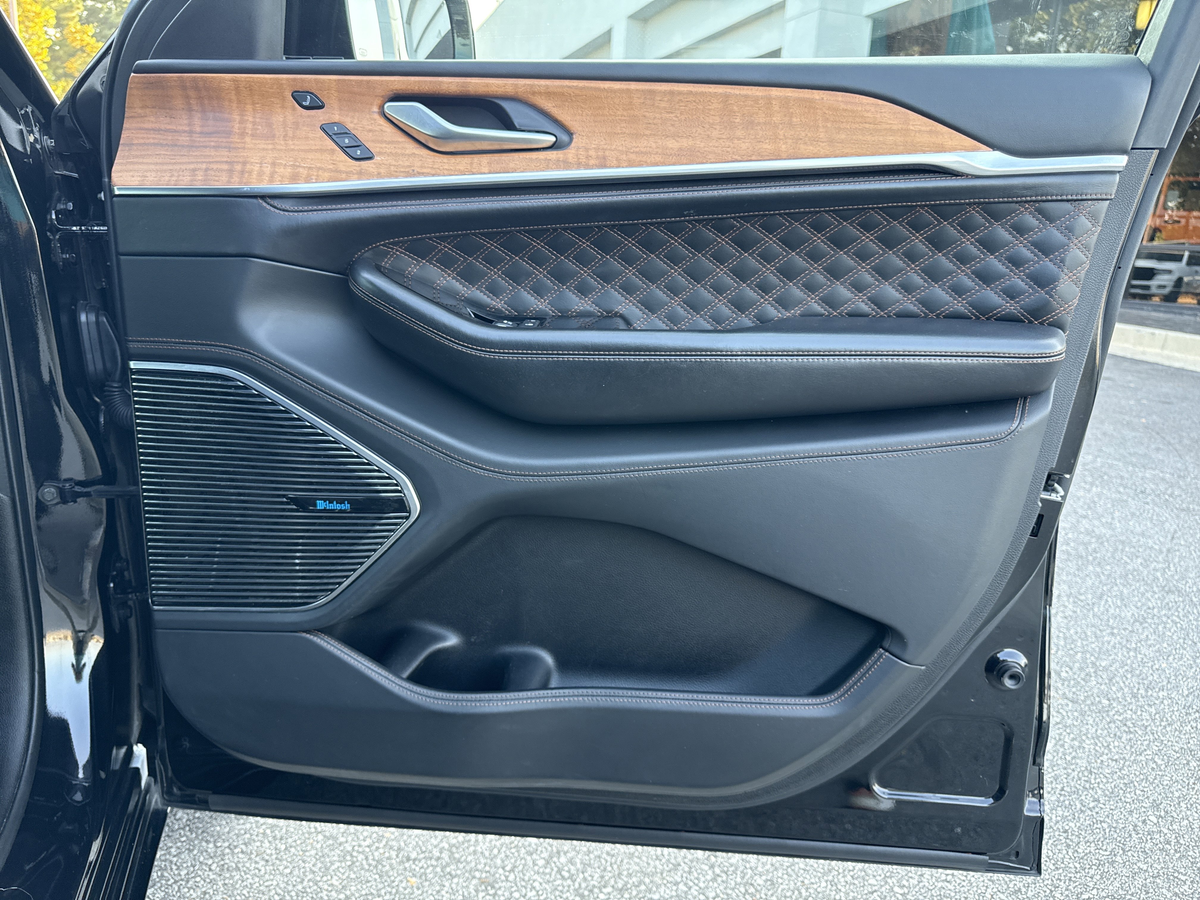 Used 2022 Jeep Grand Cherokee Summit image 16