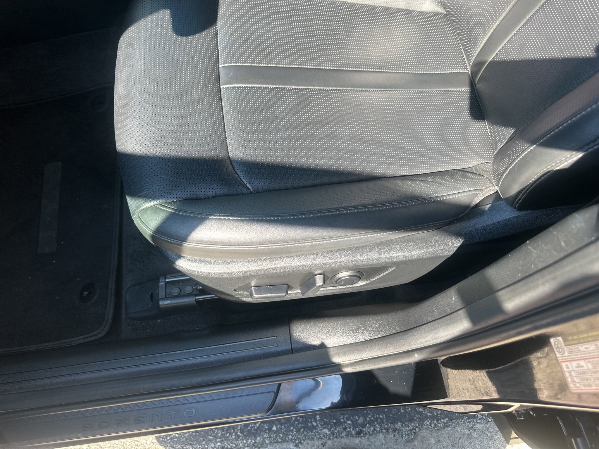 Used 2024 Kia Sorento S image 22