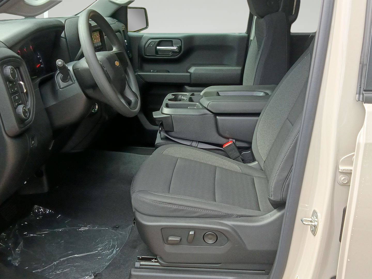 New 2026 Chevrolet Silverado 1500 Custom w/ LPO, Dark Essentials Package AWD/4WD image 17