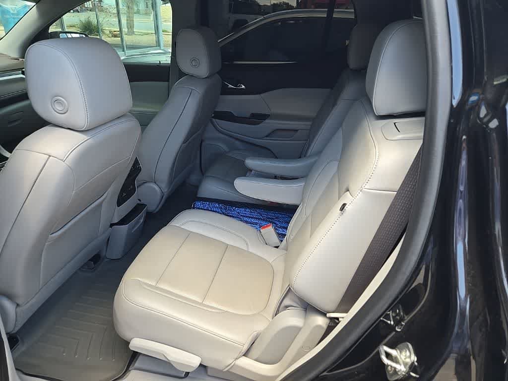 Used 2021 GMC Acadia SLT w/ Trailering Package FWD image 8