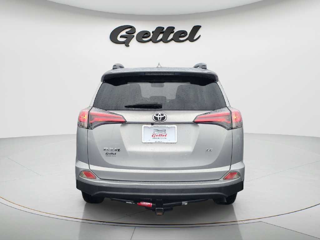 Used 2018 Toyota RAV4 LE FWD image 6