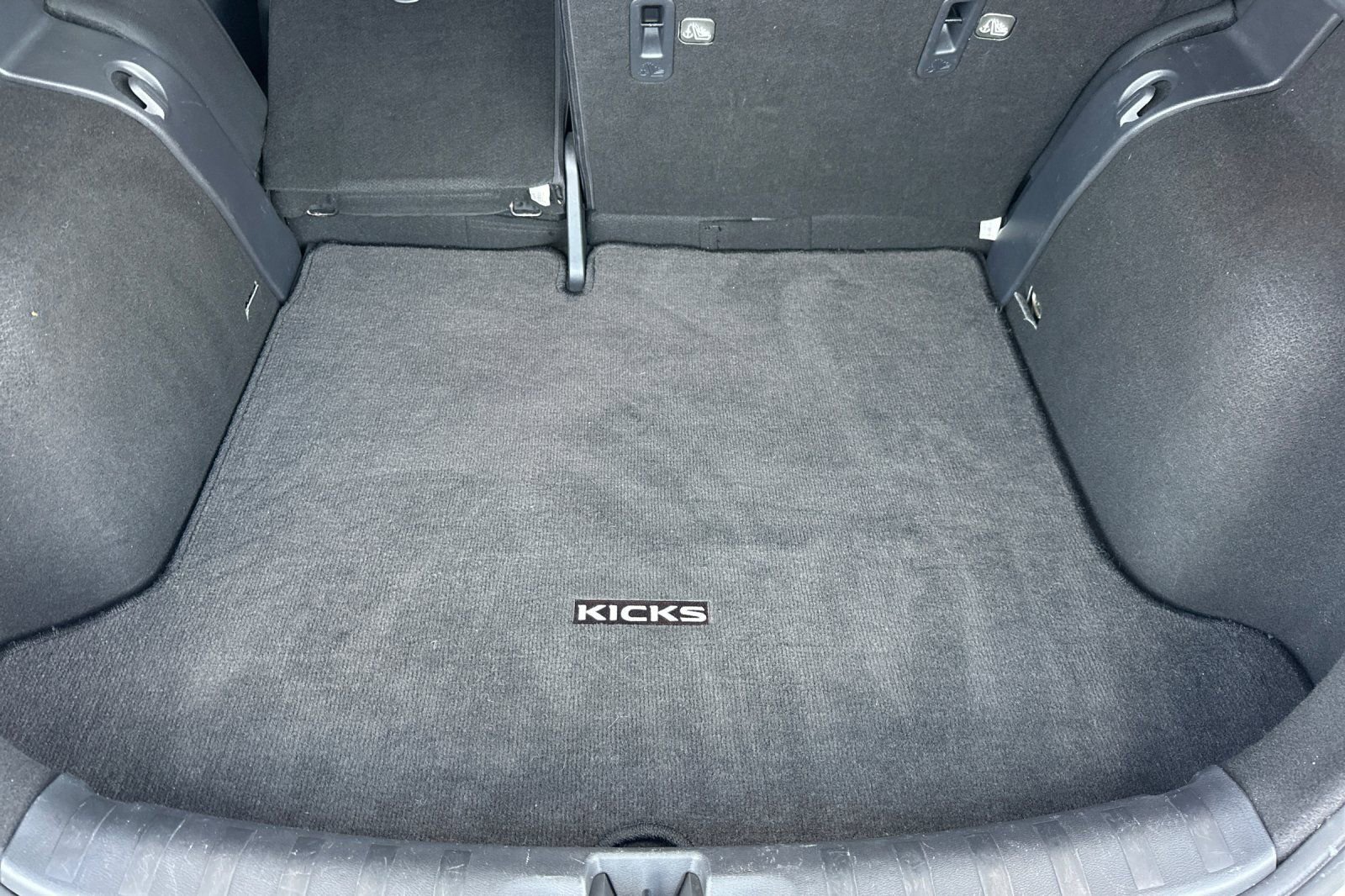 Used 2021 Nissan Kicks S image 15