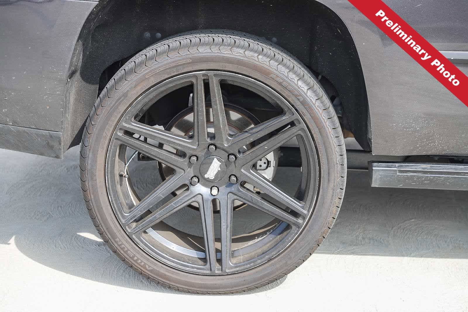 Used 2018 Cadillac Escalade Premium Luxury AWD/4WD image 12