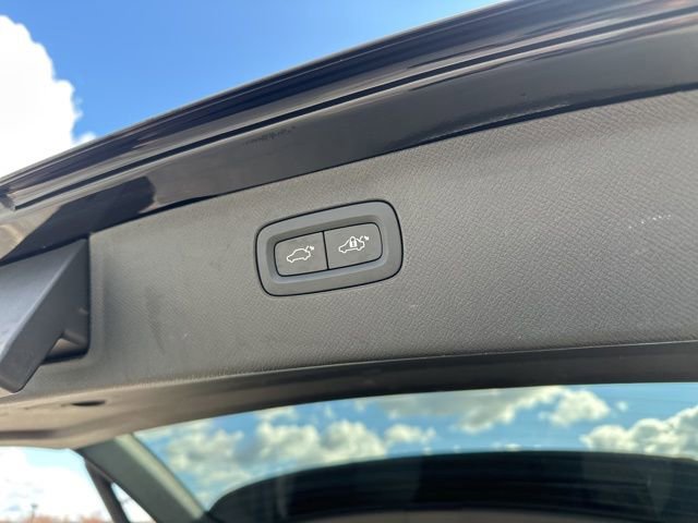 Certified 2023 Volvo XC90 B6 Plus w/ Protection Package Premier AWD/4WD image 37