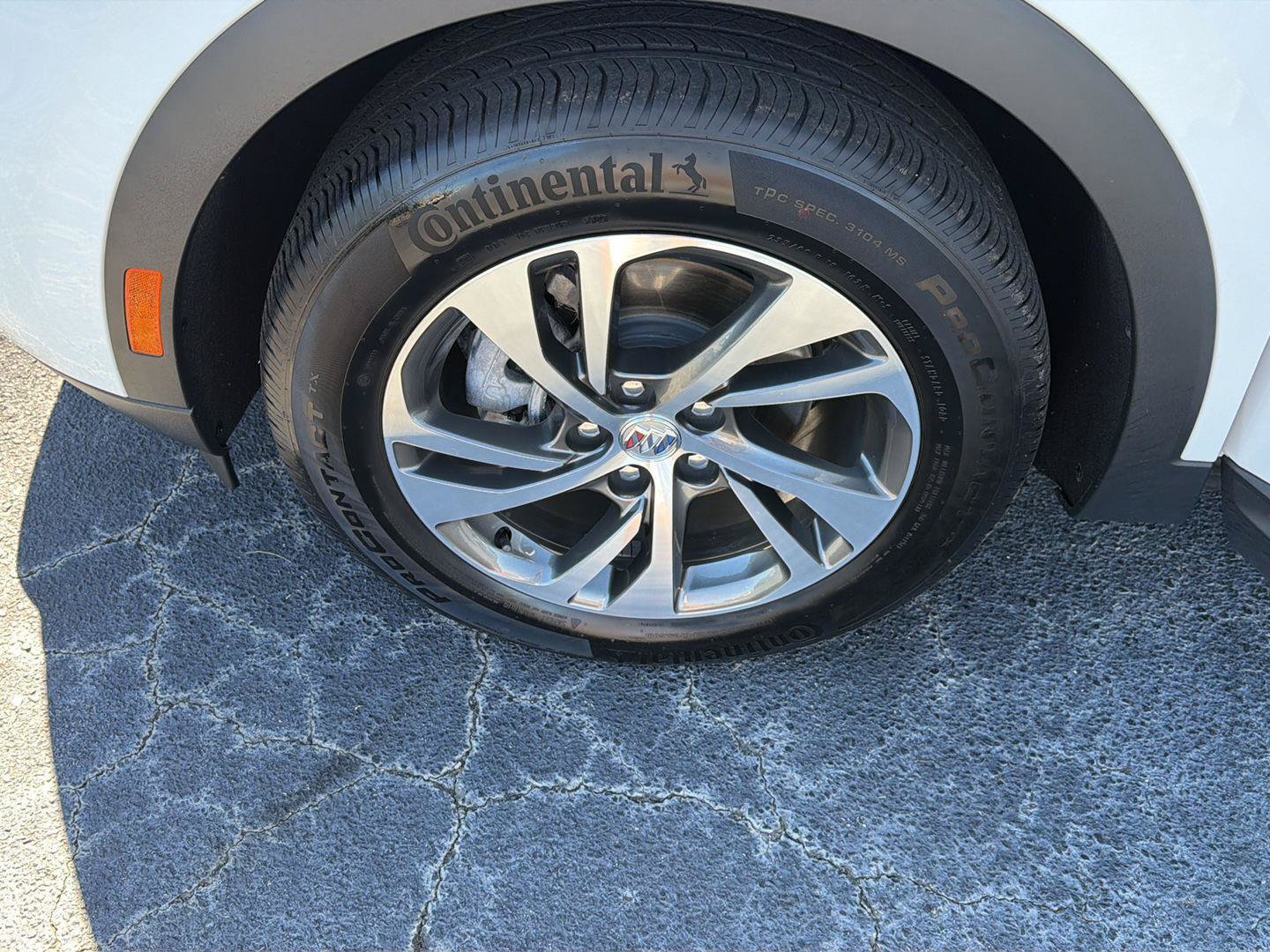 Used 2023 Buick Envision Essence w/ Technology Package I AWD/4WD image 39