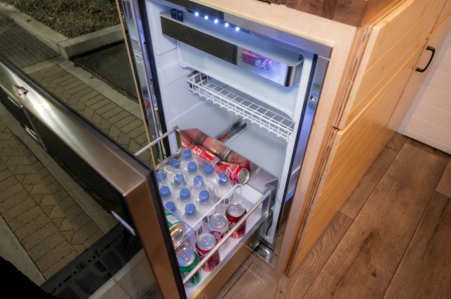 Used 2024 Mercedes-Benz Sprinter 2500 image 17