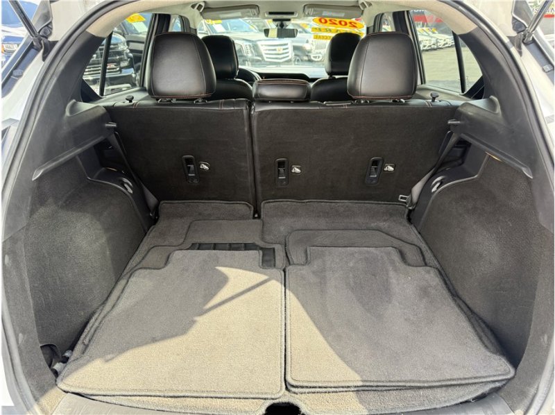 Used 2020 Nissan Kicks SR w/ SR Premium Package image 24