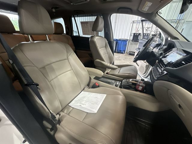Used 2019 Honda Pilot Touring image 32