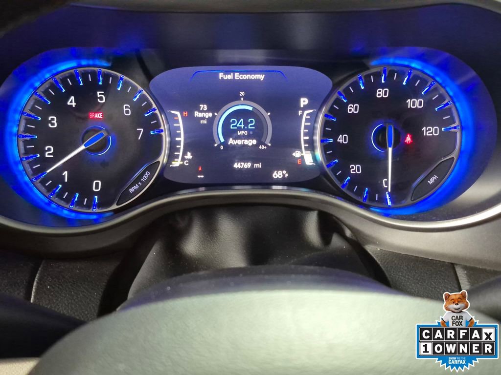 Used 2024 Chrysler Pacifica Touring-L image 12