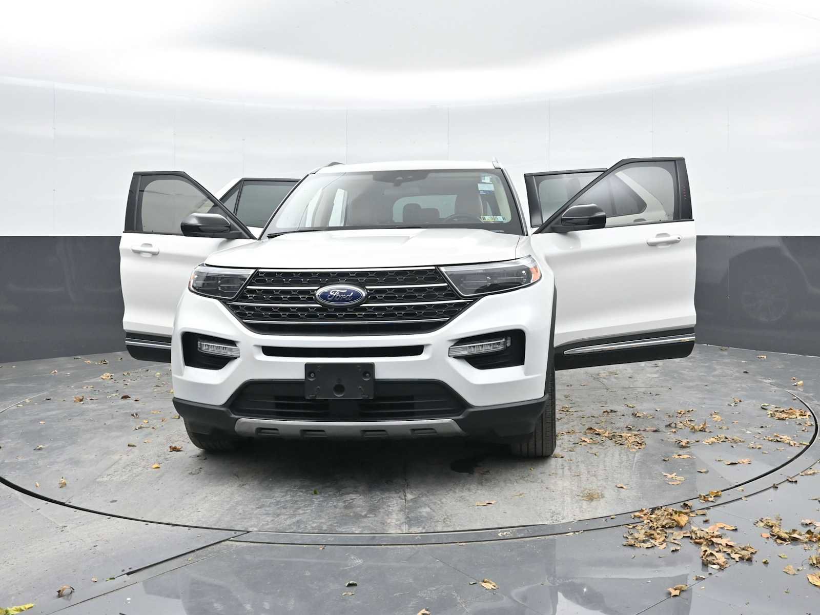 Used 2022 Ford Explorer XLT w/ Equipment Group 202A image 44