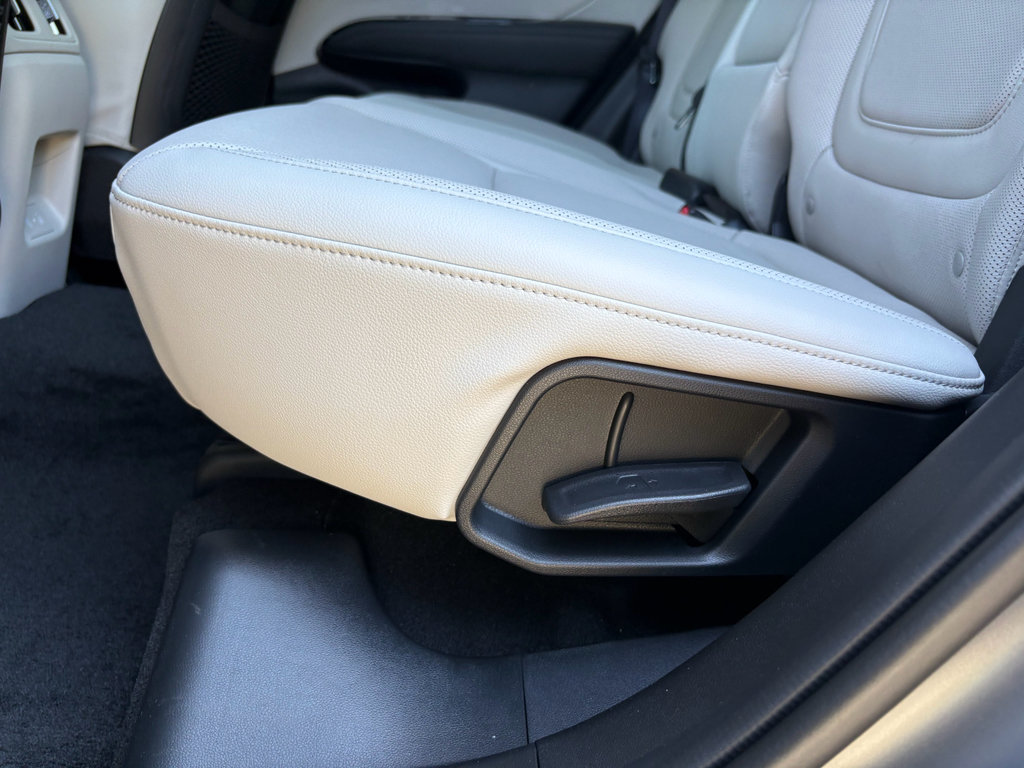 New 2026 Hyundai Tucson Limited FWD image 17