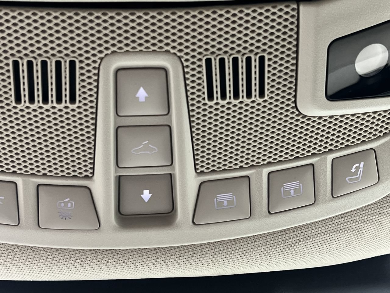 Used 2023 Lincoln Navigator L Reserve AWD/4WD image 31