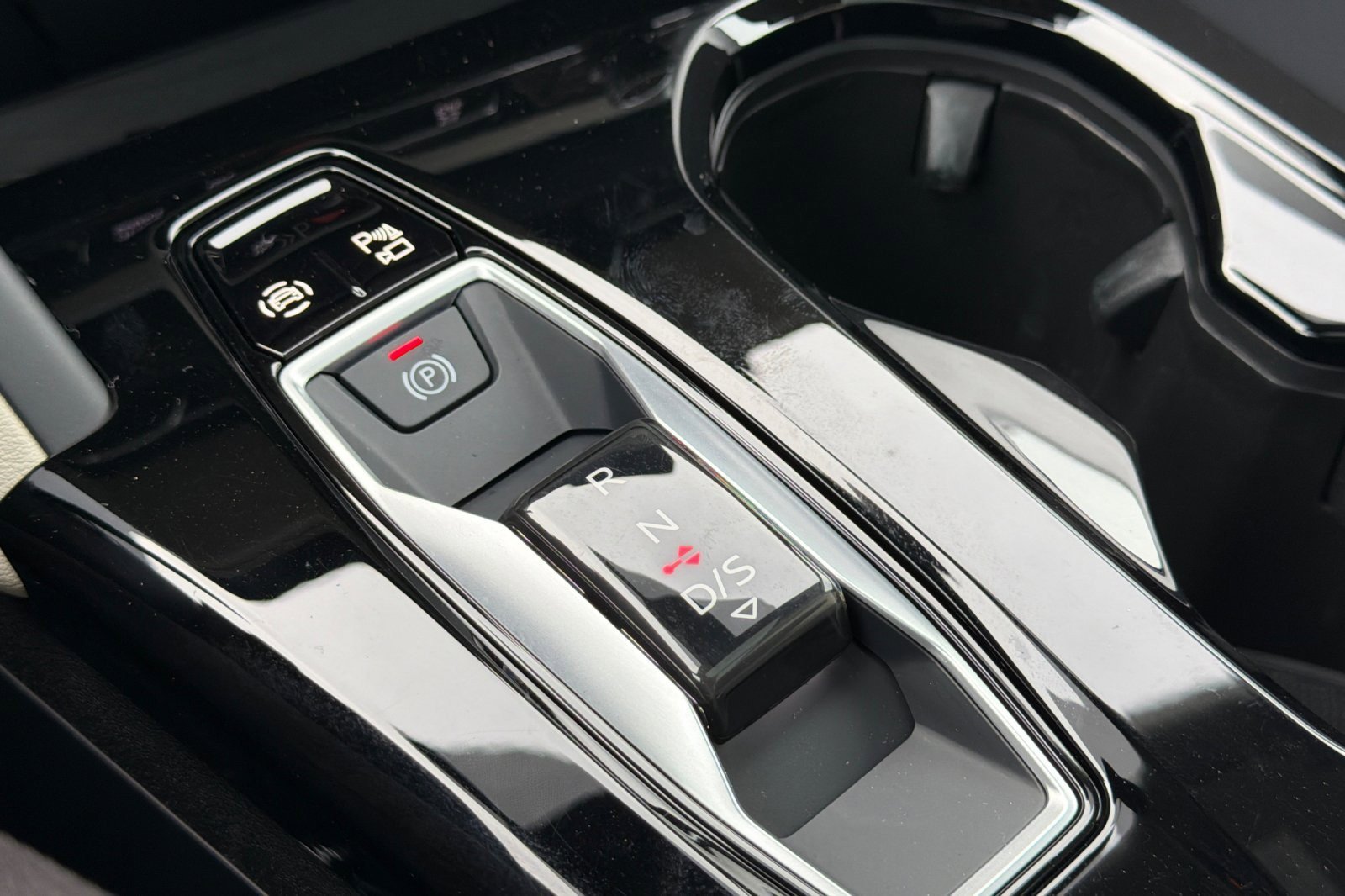 Used 2025 Audi Q5 Premium w/ Convenience Package image 21