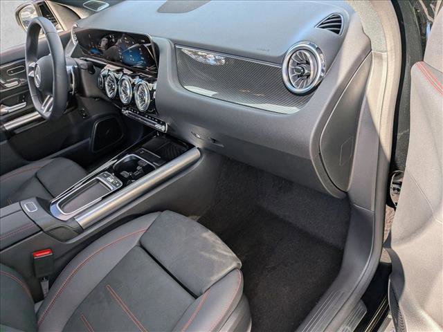 Used 2025 Mercedes-Benz GLA 35 AMG 4MATIC image 21