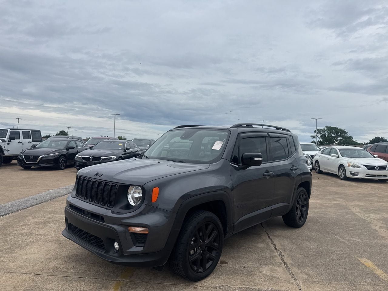 Used 2023 Jeep Renegade Altitude AWD/4WD image 7