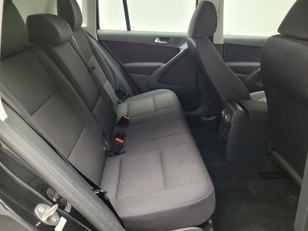Used 2017 Volkswagen Tiguan Limited w/ Alloy Wheels Package image 19