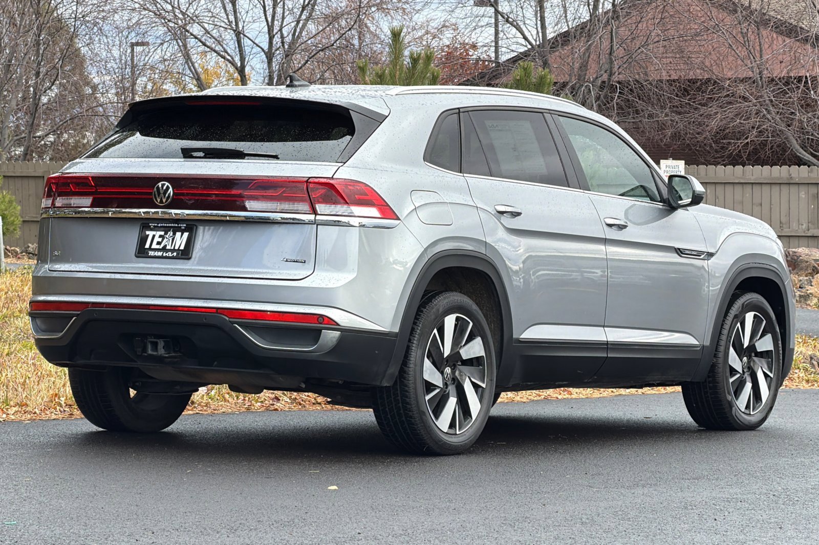 Used 2024 Volkswagen Atlas Cross Sport SE image 4