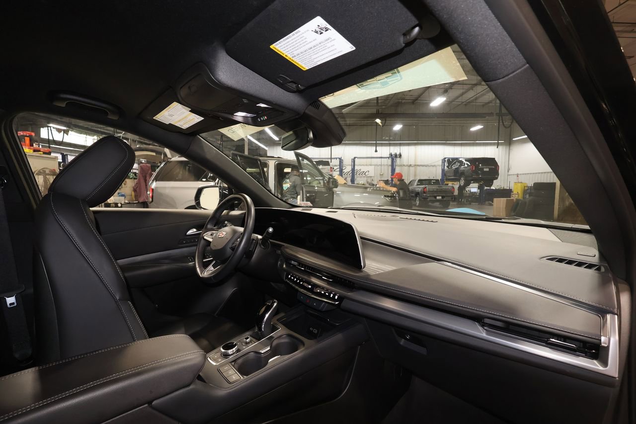 Certified 2025 Cadillac XT4 Premium Luxury image 27