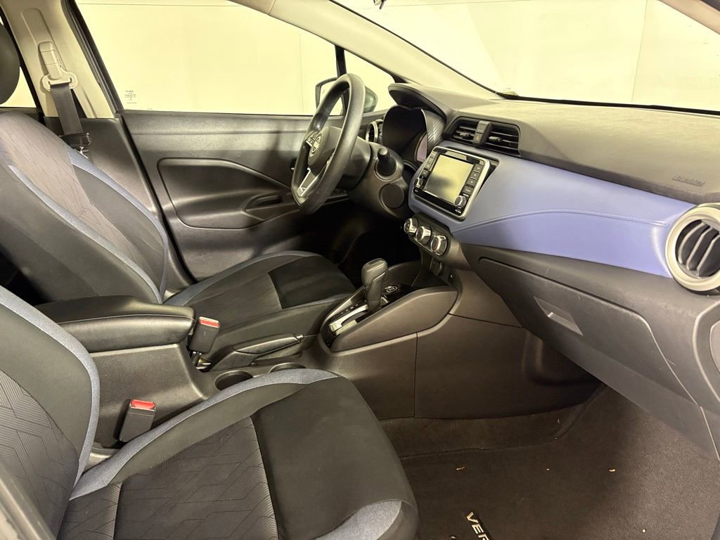 Used 2023 Nissan Versa SV image 14