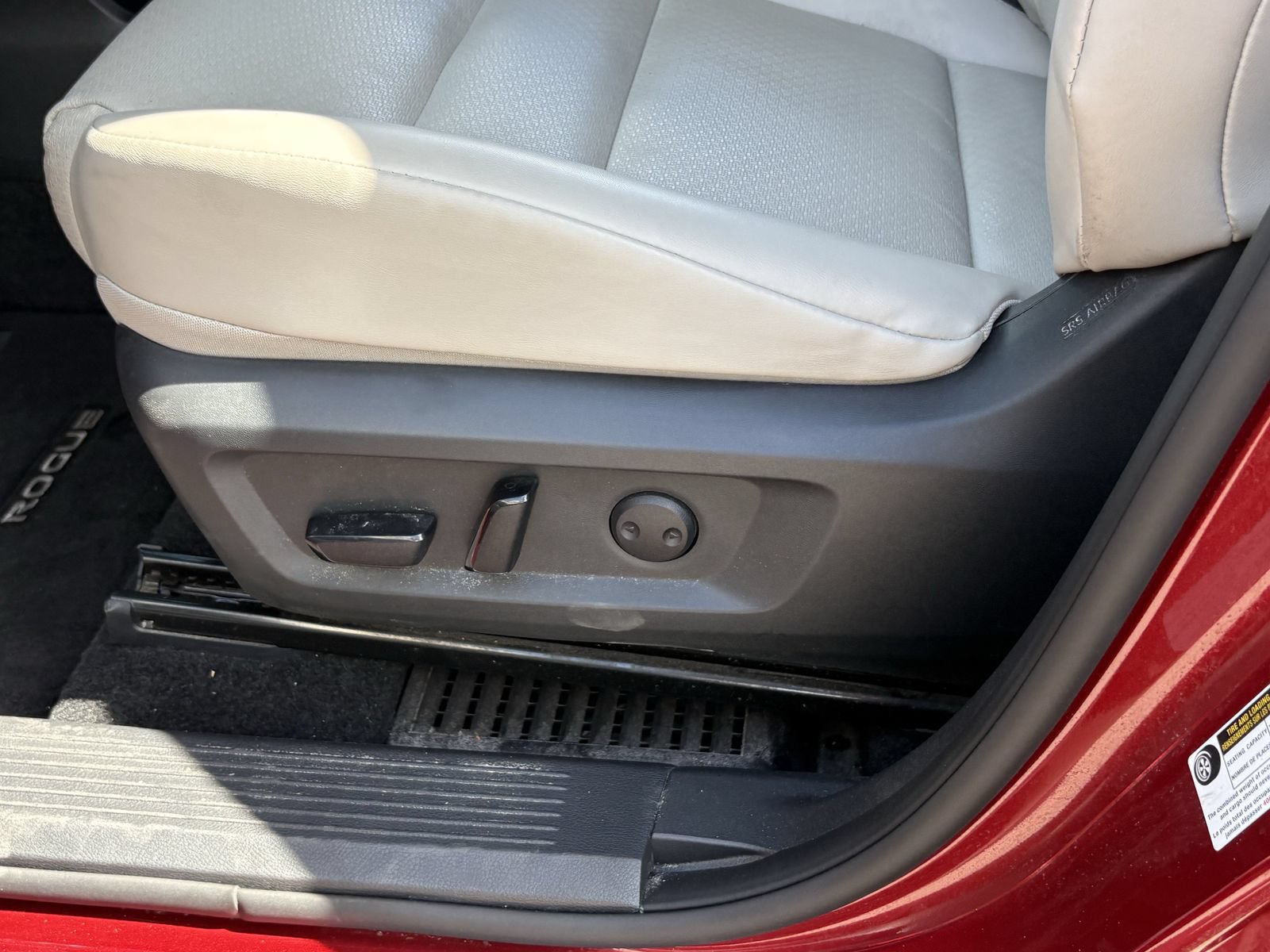 Used 2023 Nissan Rogue SV w/ SV Premium B Package FWD image 26