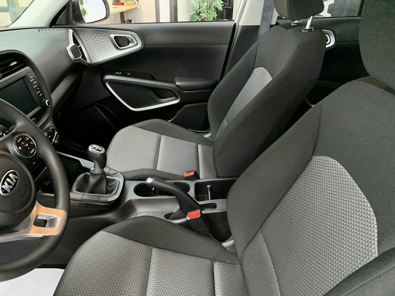 Used 2021 Kia Soul LX FWD image 9