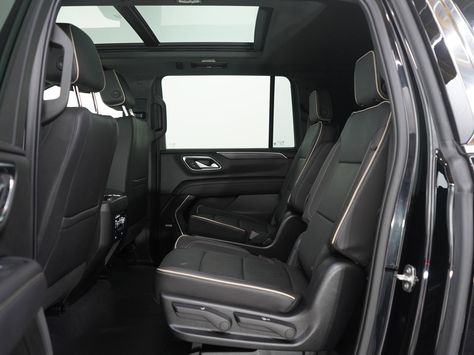 Used 2022 GMC Yukon XL SLT image 19