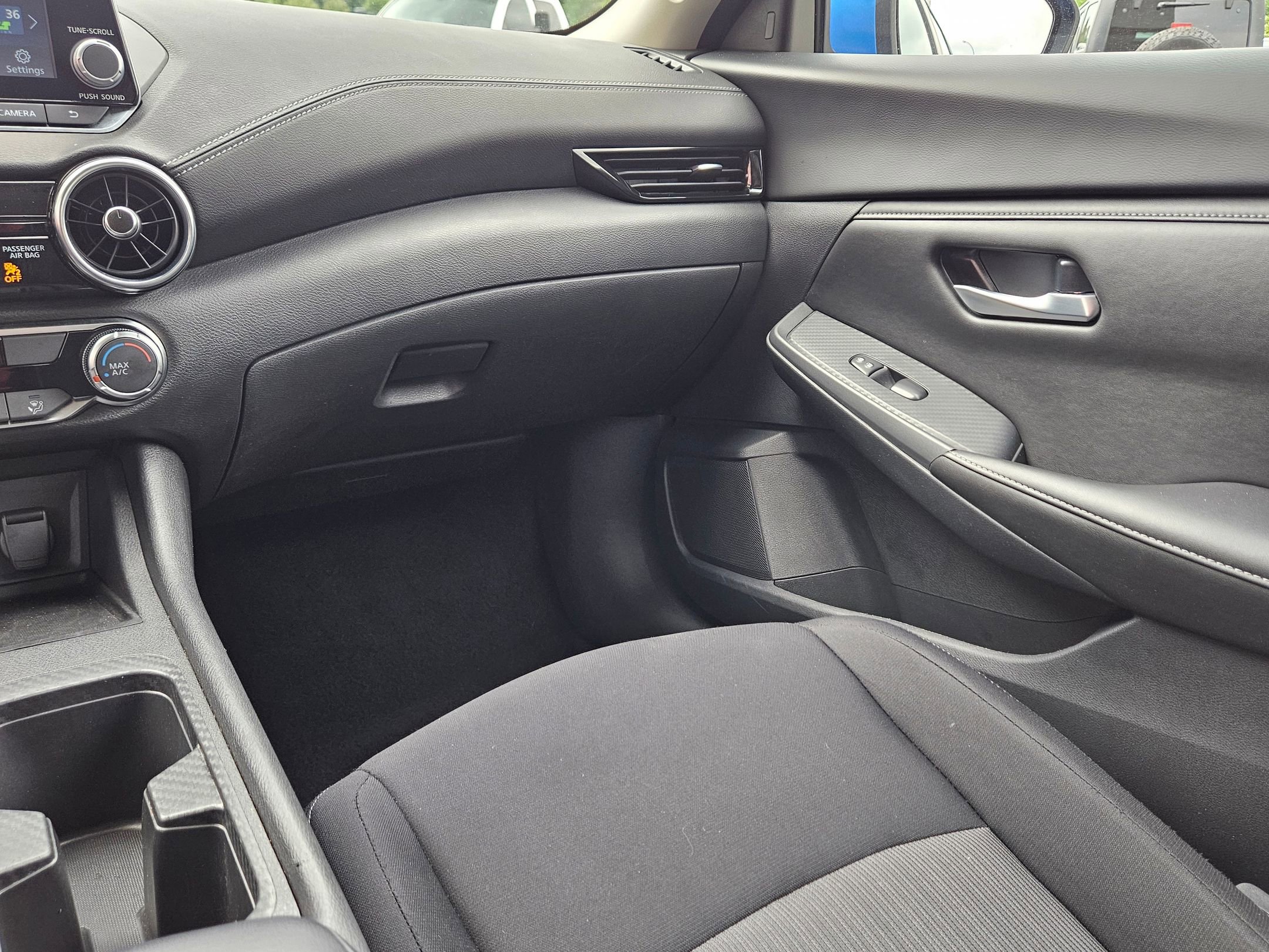 Used 2025 Nissan Sentra SV FWD image 11