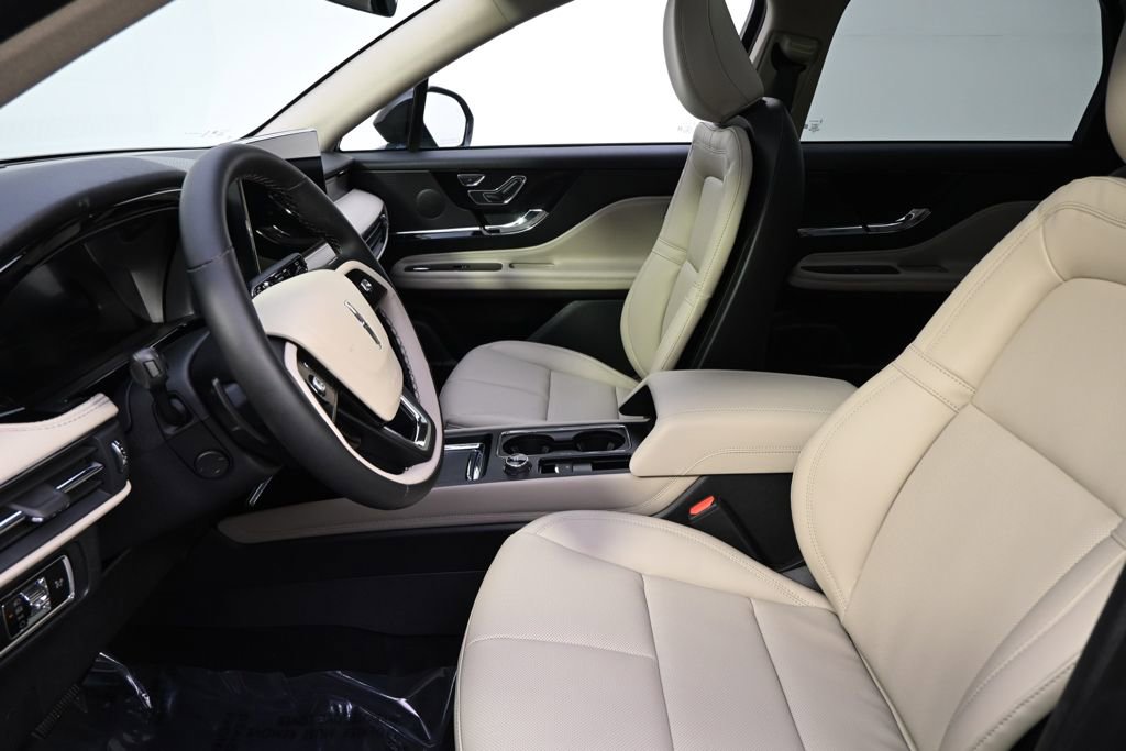 New 2026 Lincoln Corsair Premiere image 13