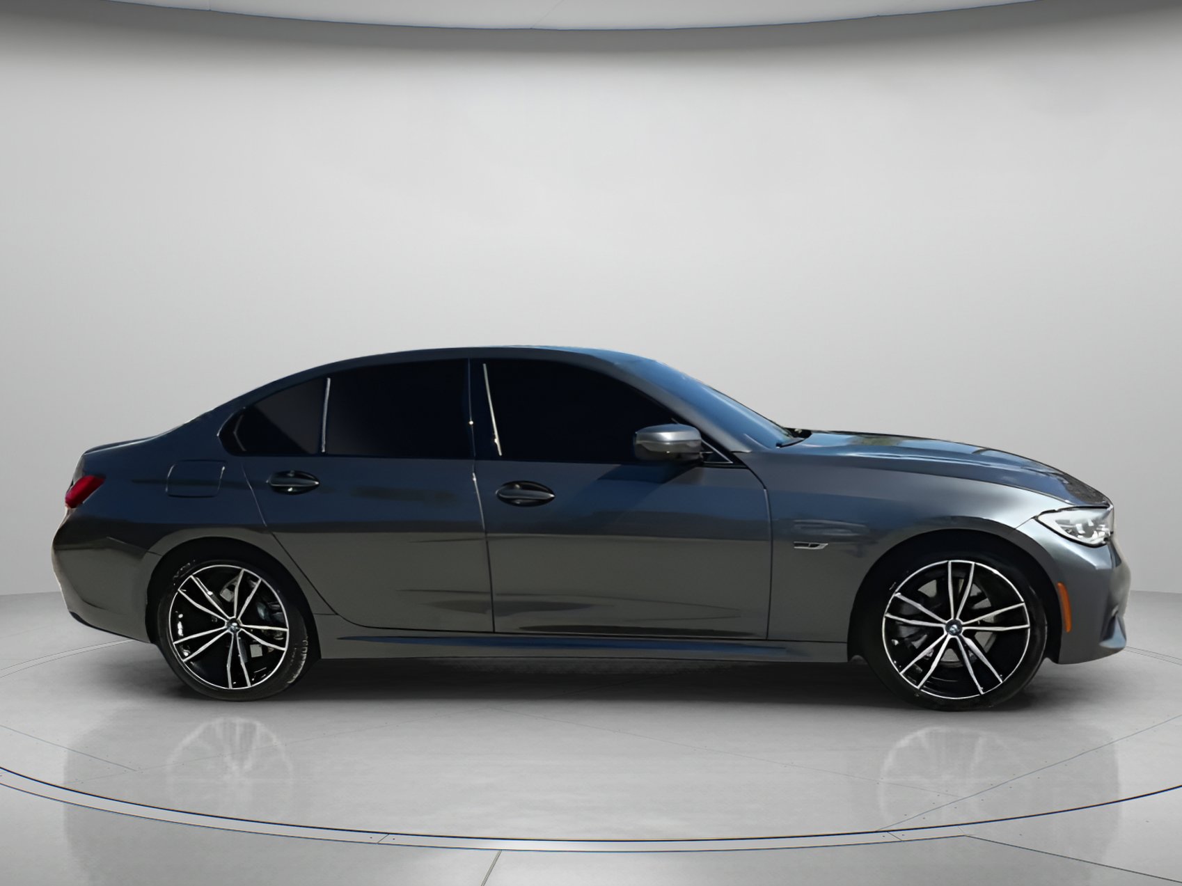 Used 2022 BMW 330e w/ M Sport Package image 33