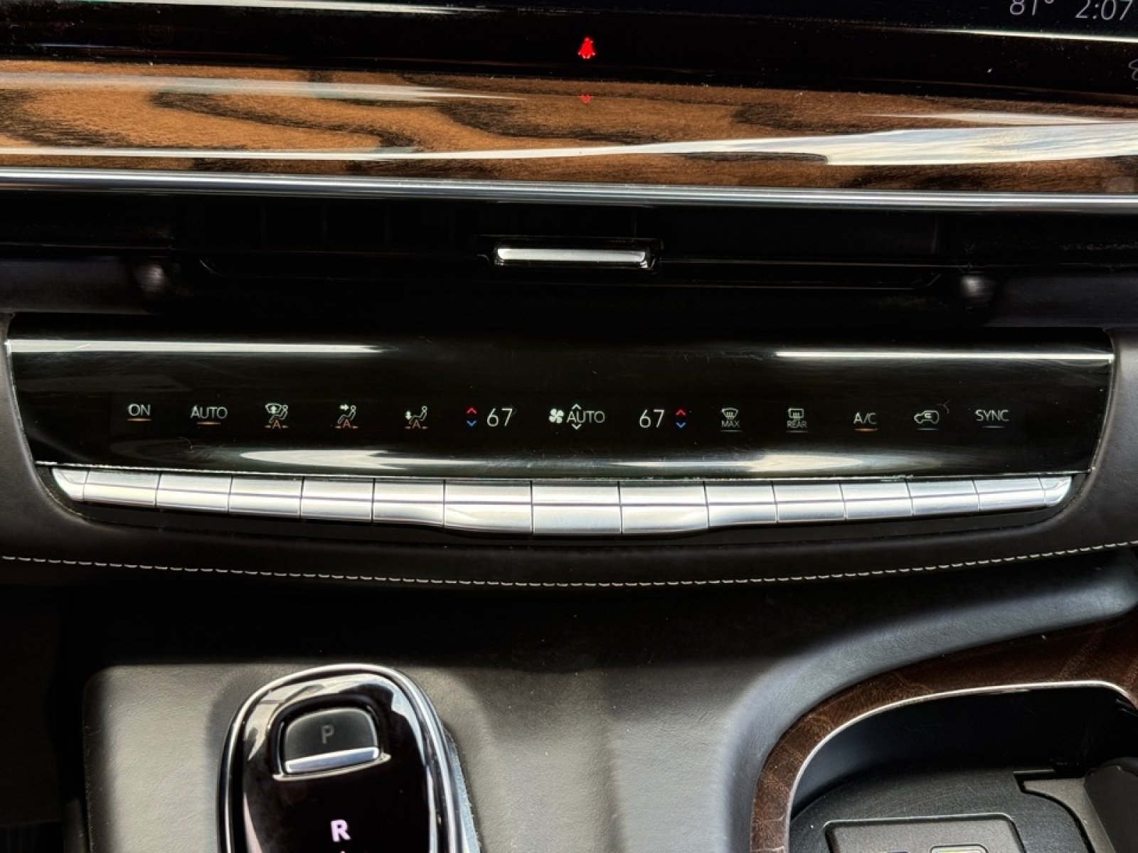 Used 2022 Cadillac Escalade Sport Platinum w/ LPO, ONYX Package AWD/4WD image 18