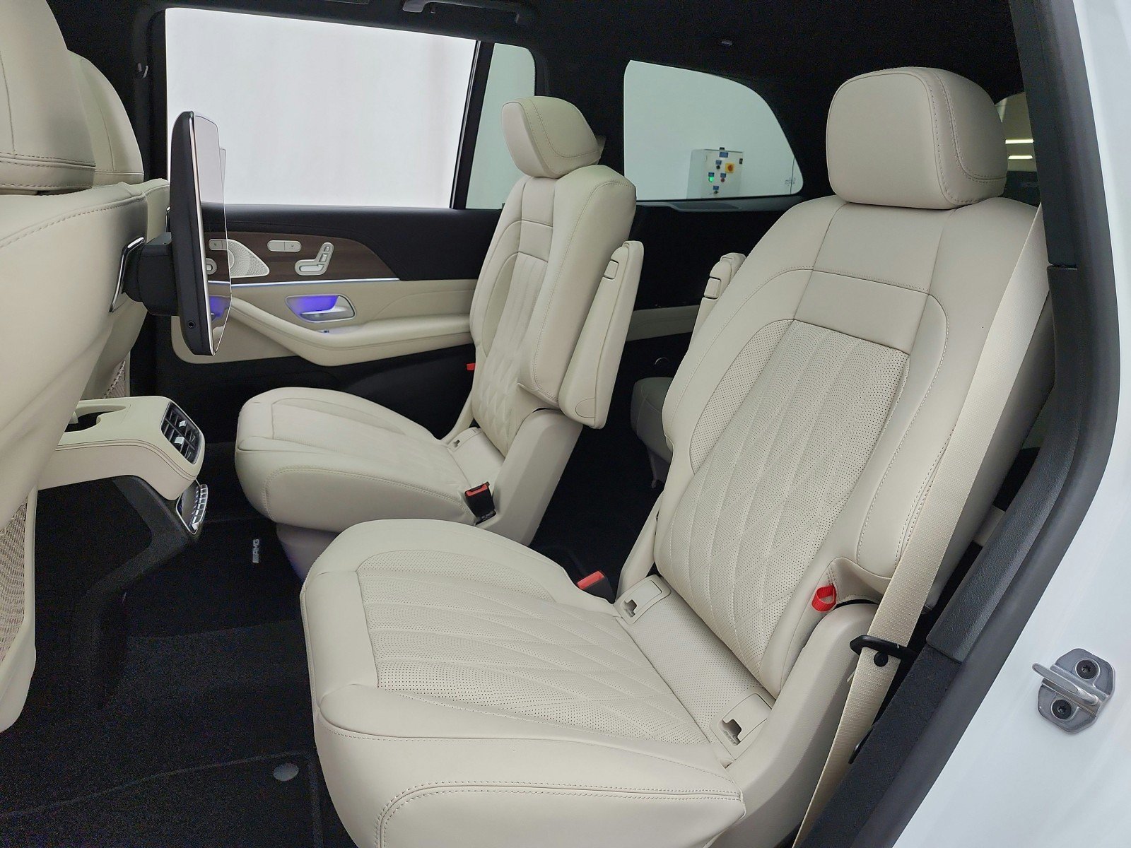 New 2026 Mercedes-Benz GLS 63 AMG 4MATIC image 11