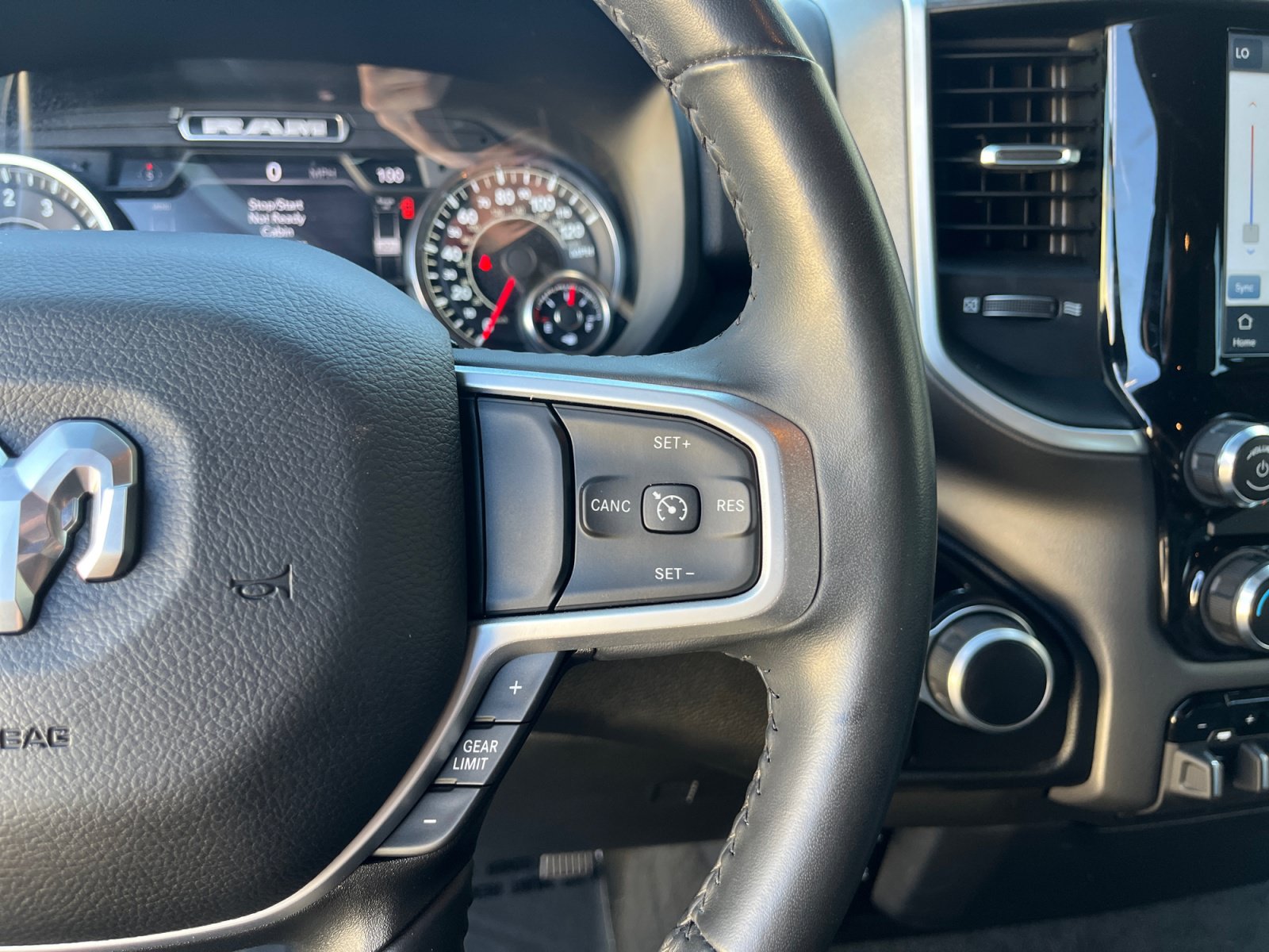 Used 2022 RAM 1500 Big Horn AWD/4WD image 18