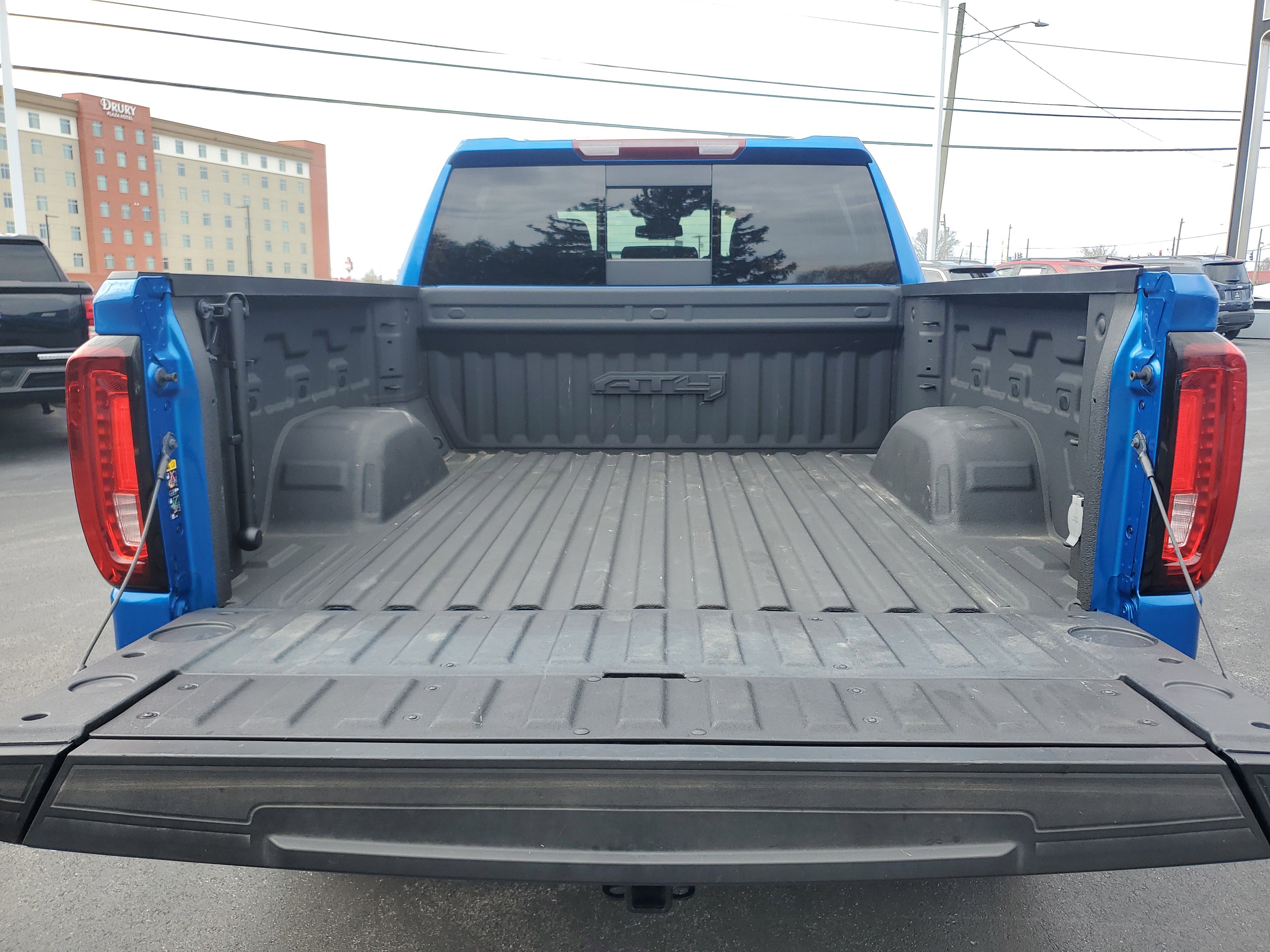 Used 2024 GMC Sierra 1500 AT4 w/ AT4 Premium Package image 7