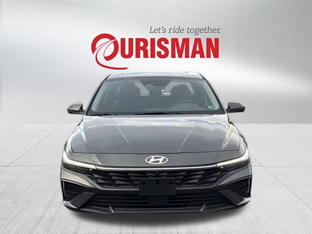 Used 2024 Hyundai Elantra Limited image 6
