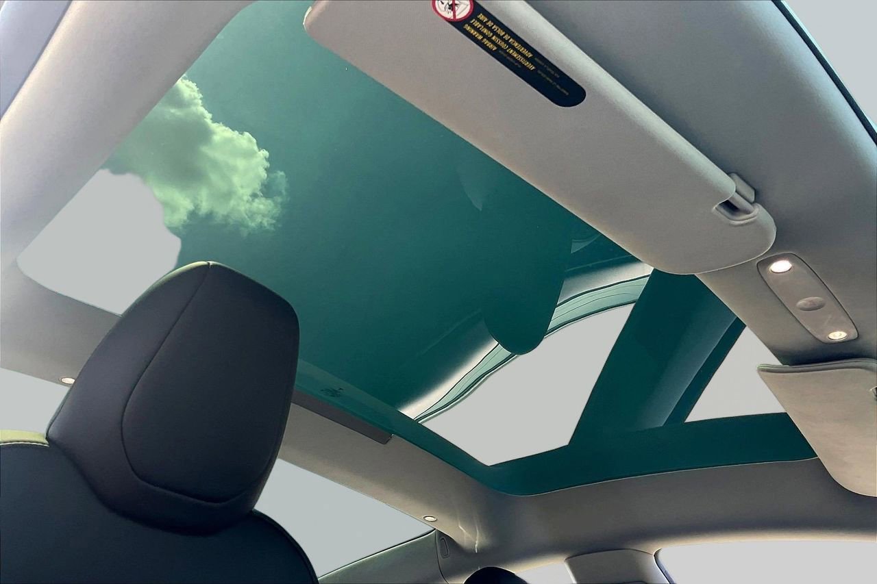 Used 2025 Tesla Model 3 Long Range image 17