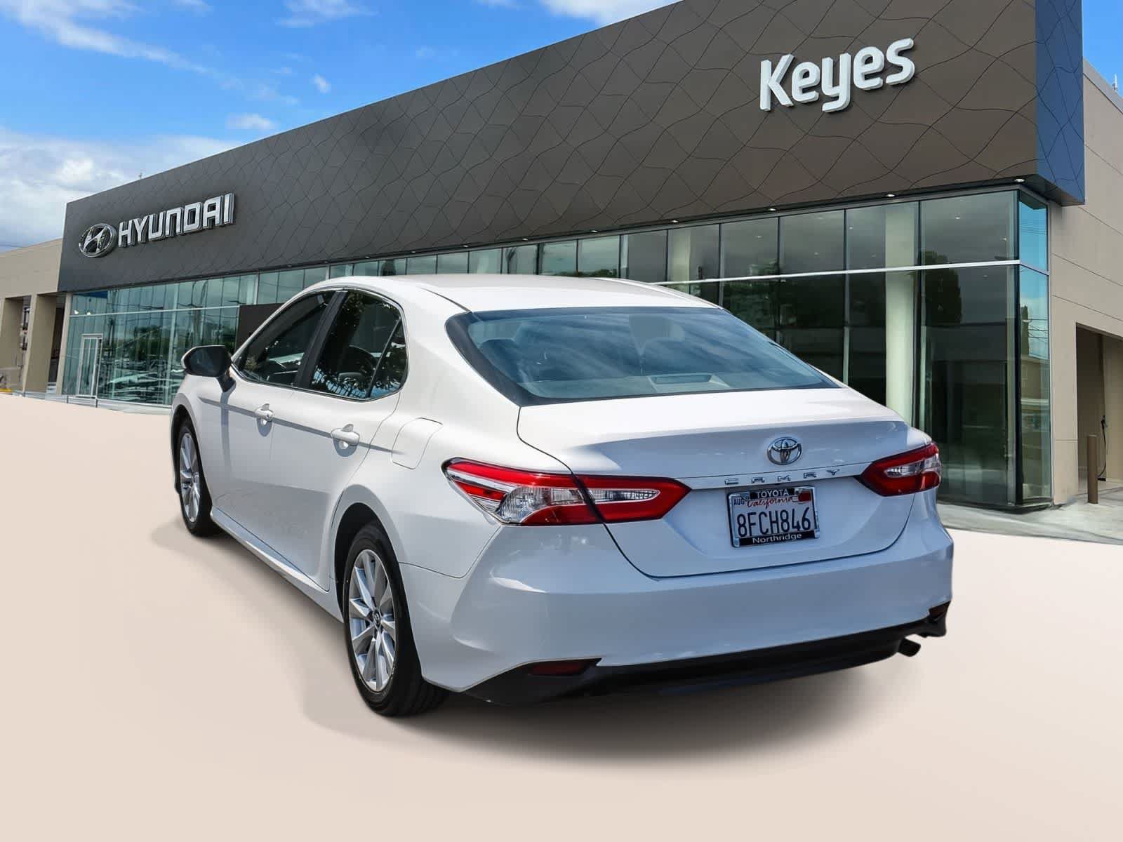 Used 2018 Toyota Camry LE FWD image 7
