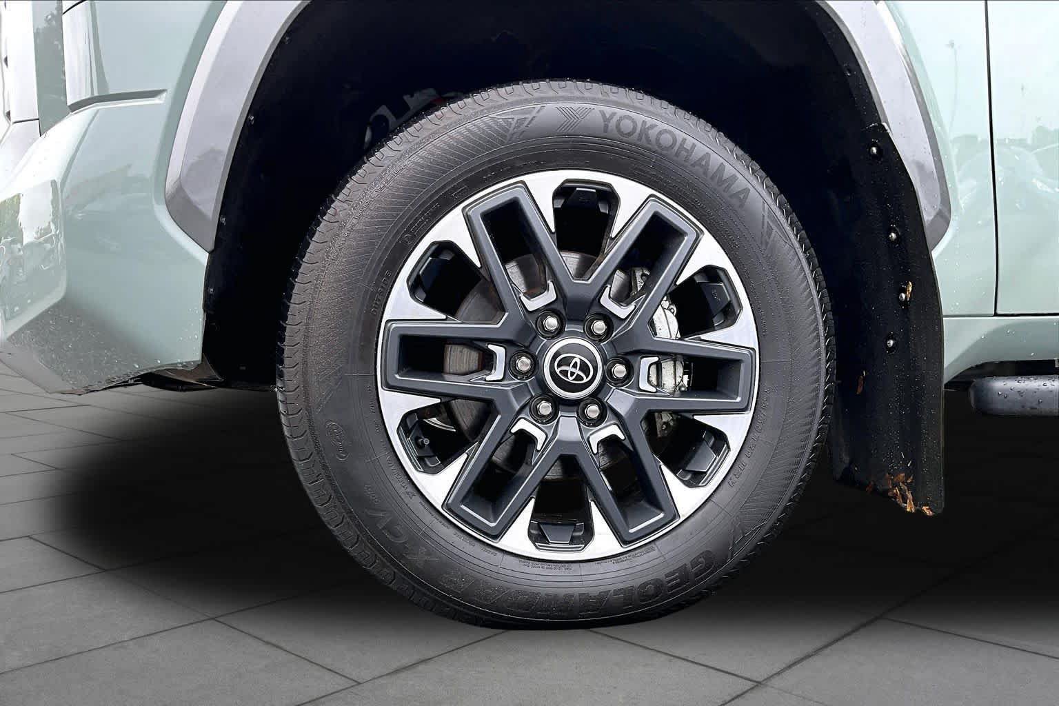 Used 2024 Toyota Tundra Limited AWD/4WD image 11