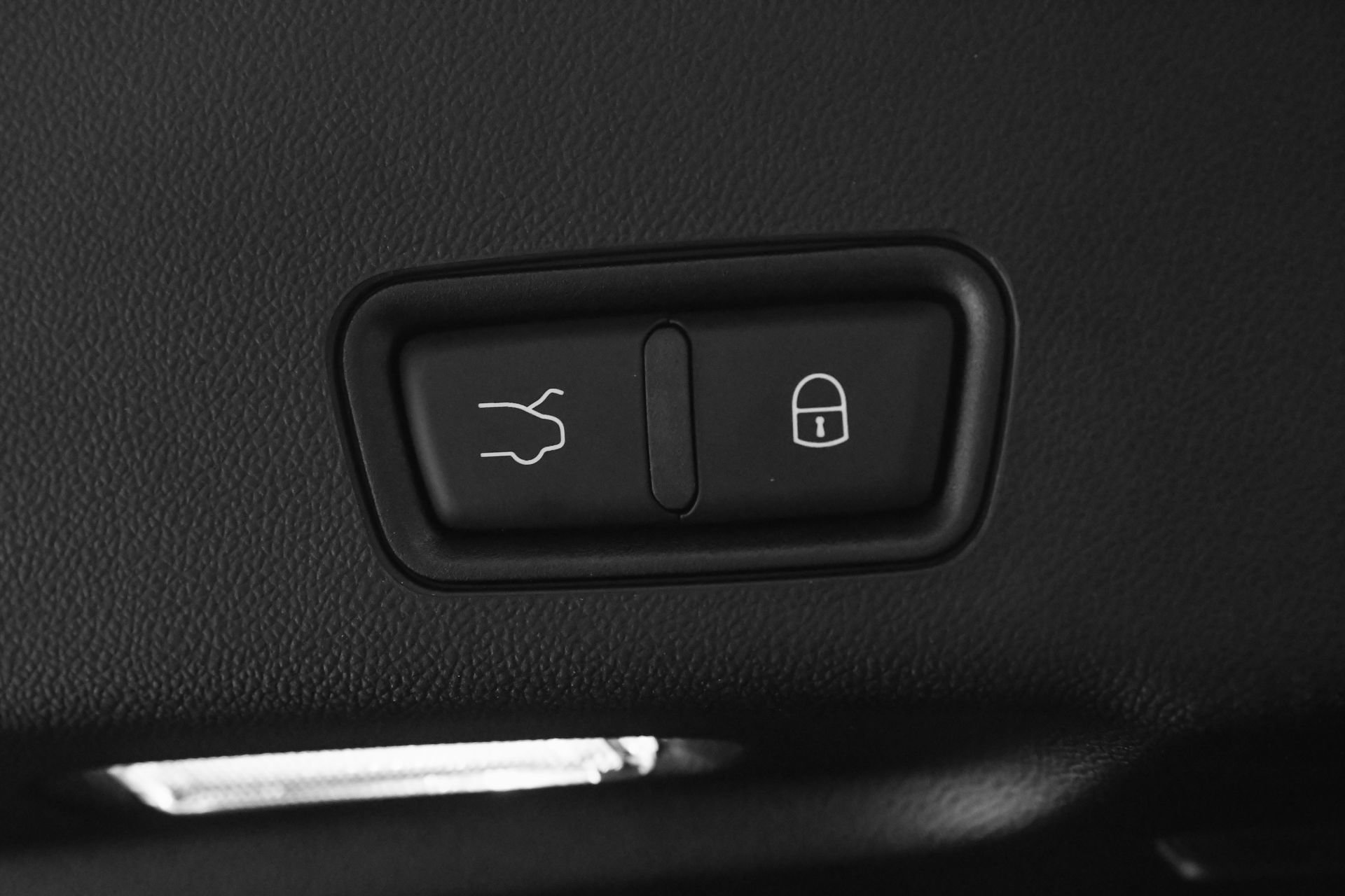 New 2025 Maserati Grecale Modena image 8