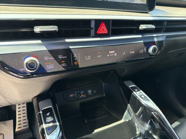 Used 2024 Kia Sorento SX image 18