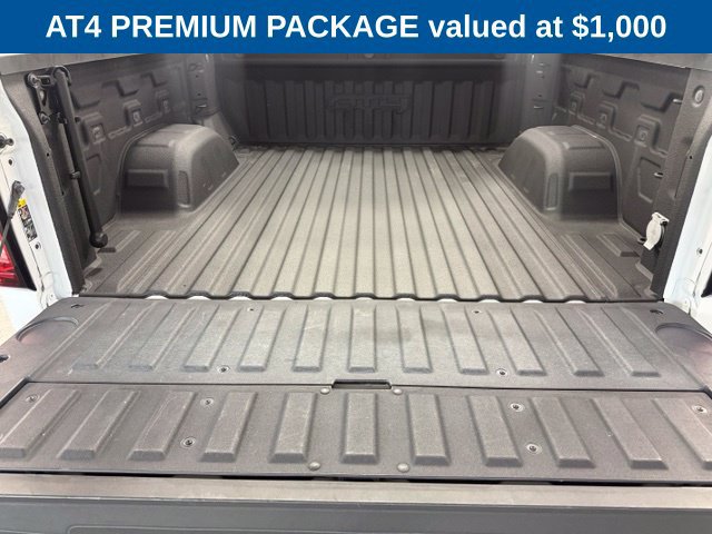 Used 2024 GMC Sierra 1500 AT4 w/ Technology Package AWD/4WD image 6