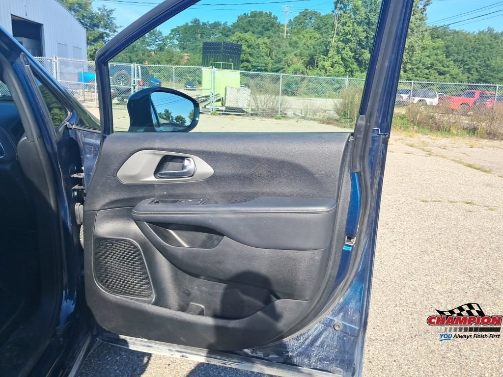 Used 2023 Chrysler Pacifica Limited w/ Uconnect Theater Family Group AWD/4WD image 22