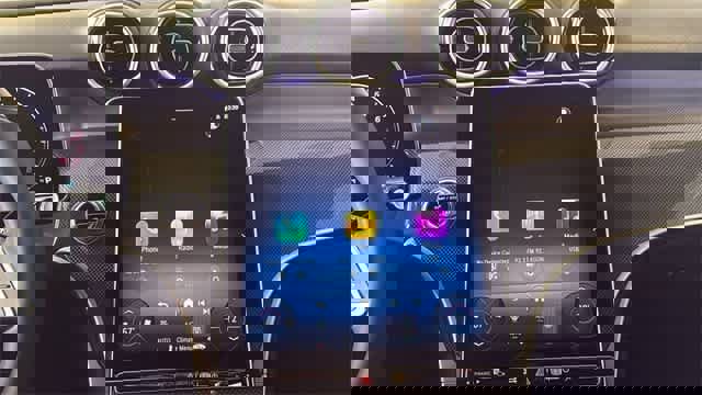 Used 2025 Mercedes-Benz GLC 300 4MATIC image 61