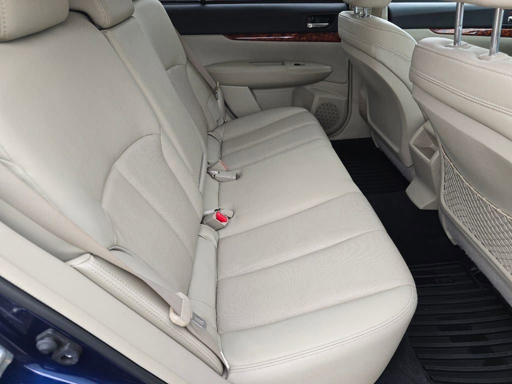 Used 2011 Subaru Outback 2.5i Limited image 19