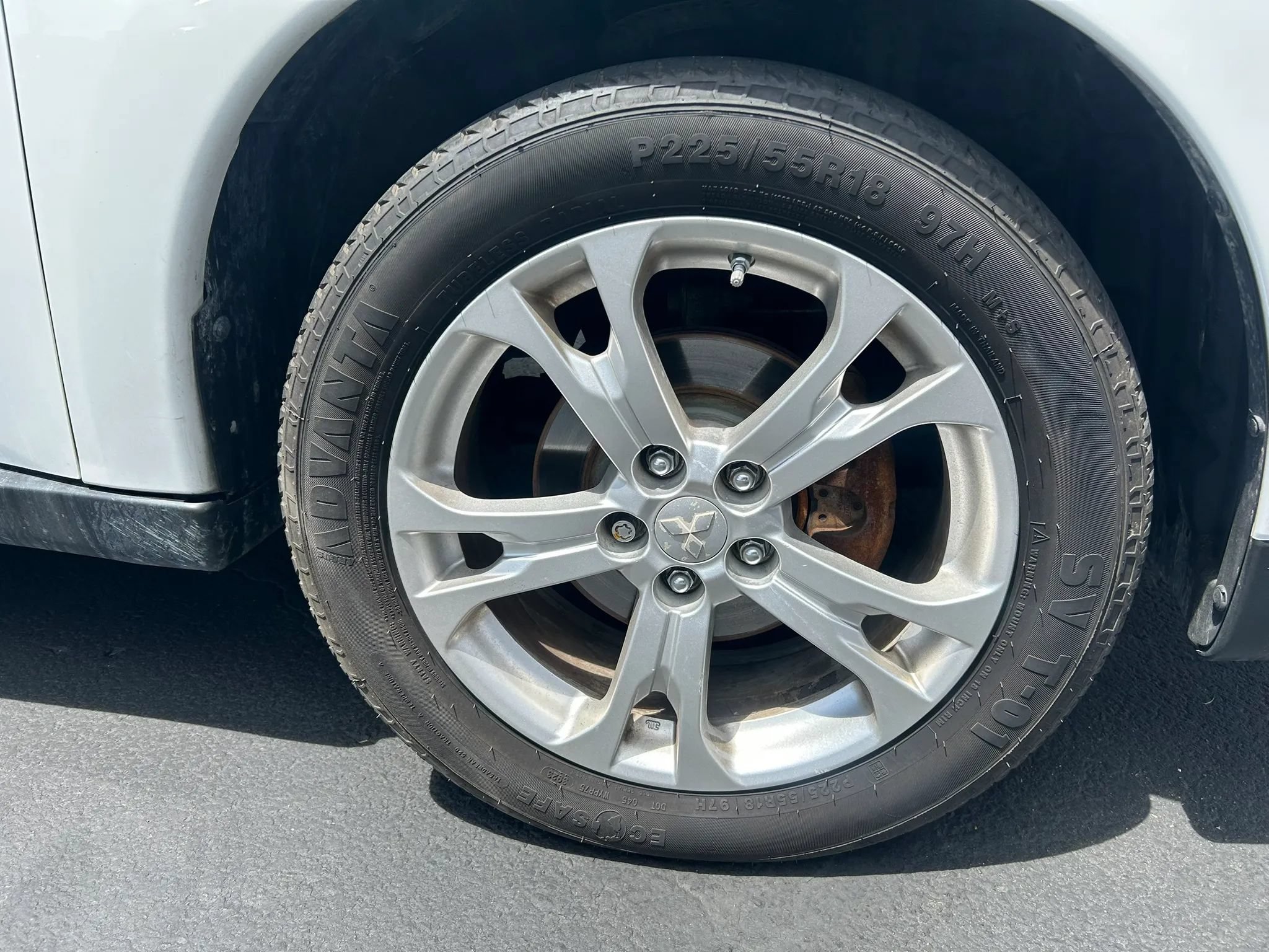 Used 2014 Mitsubishi Outlander SE AWD/4WD image 3