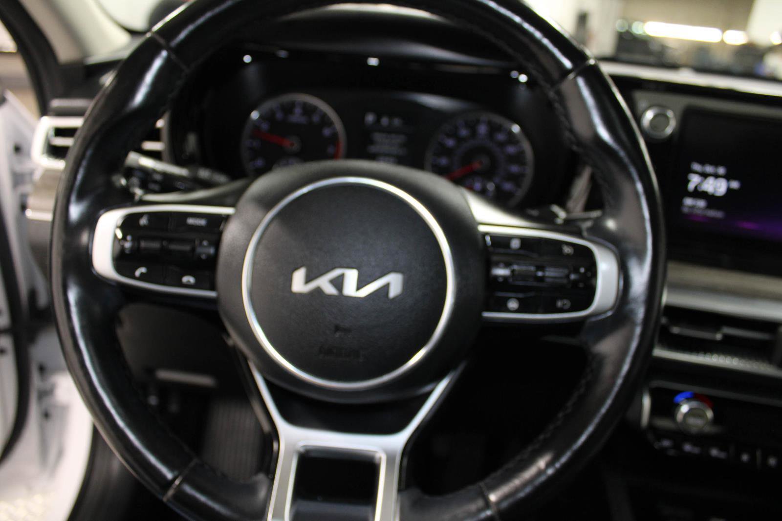 Used 2023 Kia K5 EX image 32